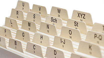 Évaluation de la Documentation pour Identifier les Potentiels d’Optimisation Index de fichiers alphabétique représentant le processus d’analyse de la documentation pour découvrir des opportunités d’optimisation.